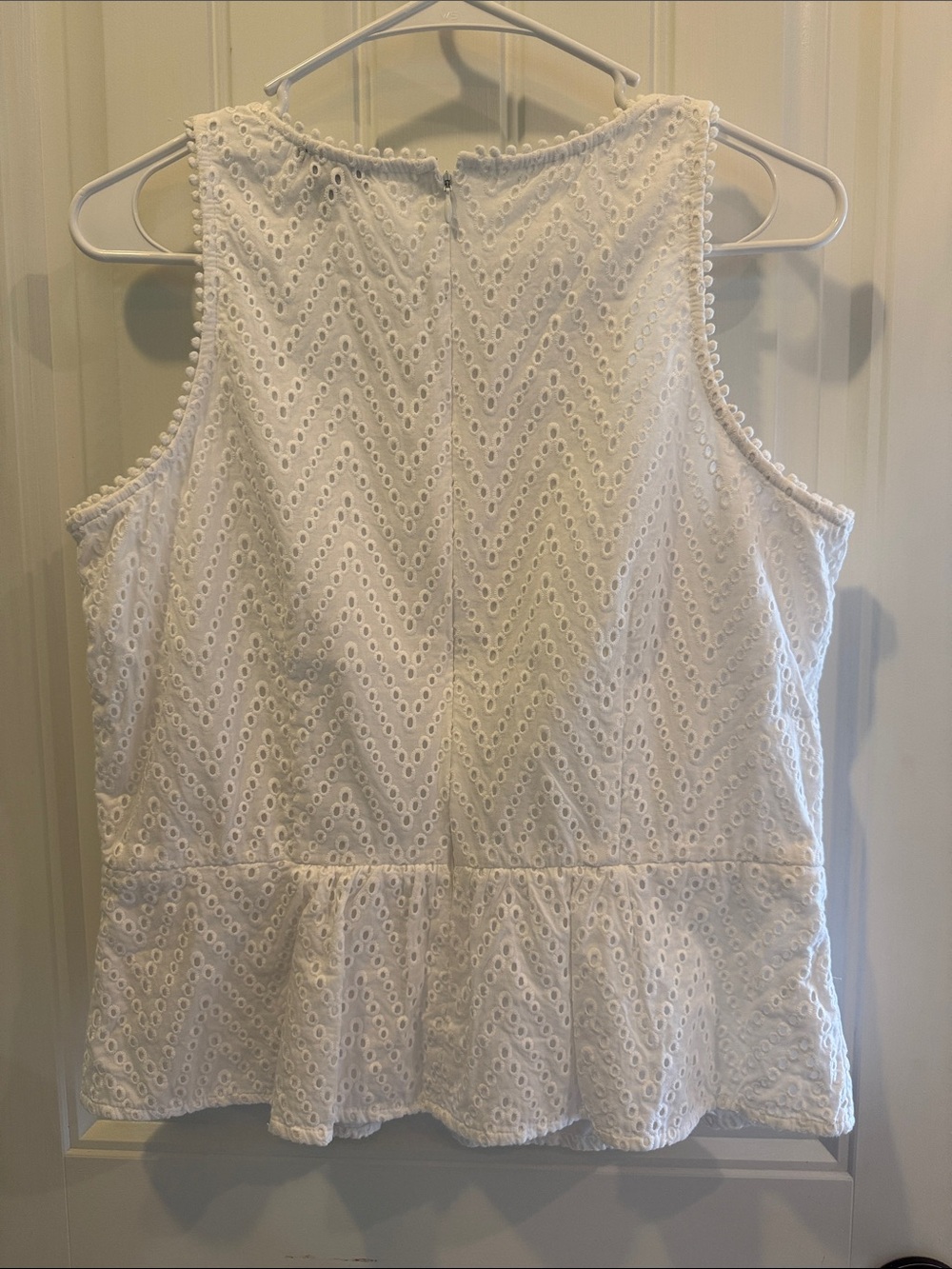 Ann Taylor White Eyelet Peplum Top Size 10 Sleeveless Cotton Blouse - Picture 5 of 8